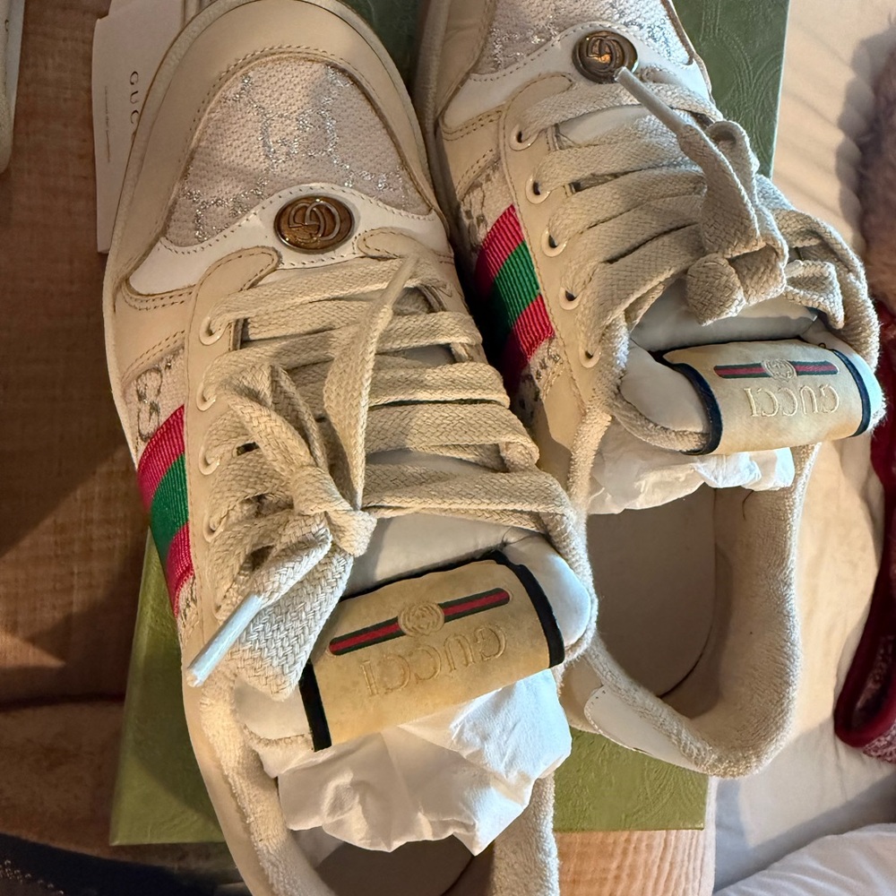 Gucci Cream Sneakers with Green and Pink Accents